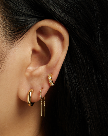 Mila Threader Huggies: Cubic zirconia / Short